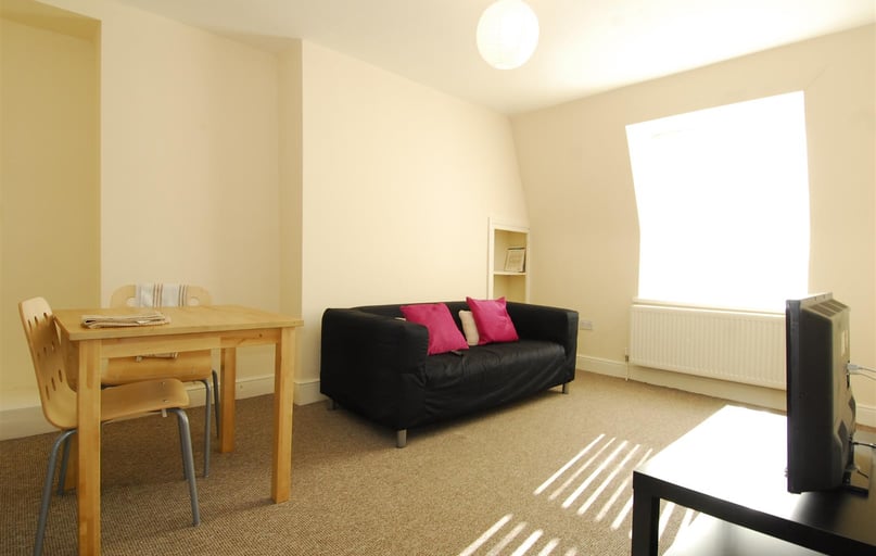 9 Seaton Avenue, Mutley, Plymouth - Image 1